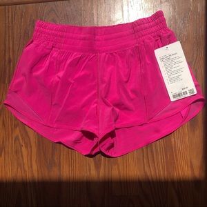 Hotty Hot High-Rise Short 2.5”